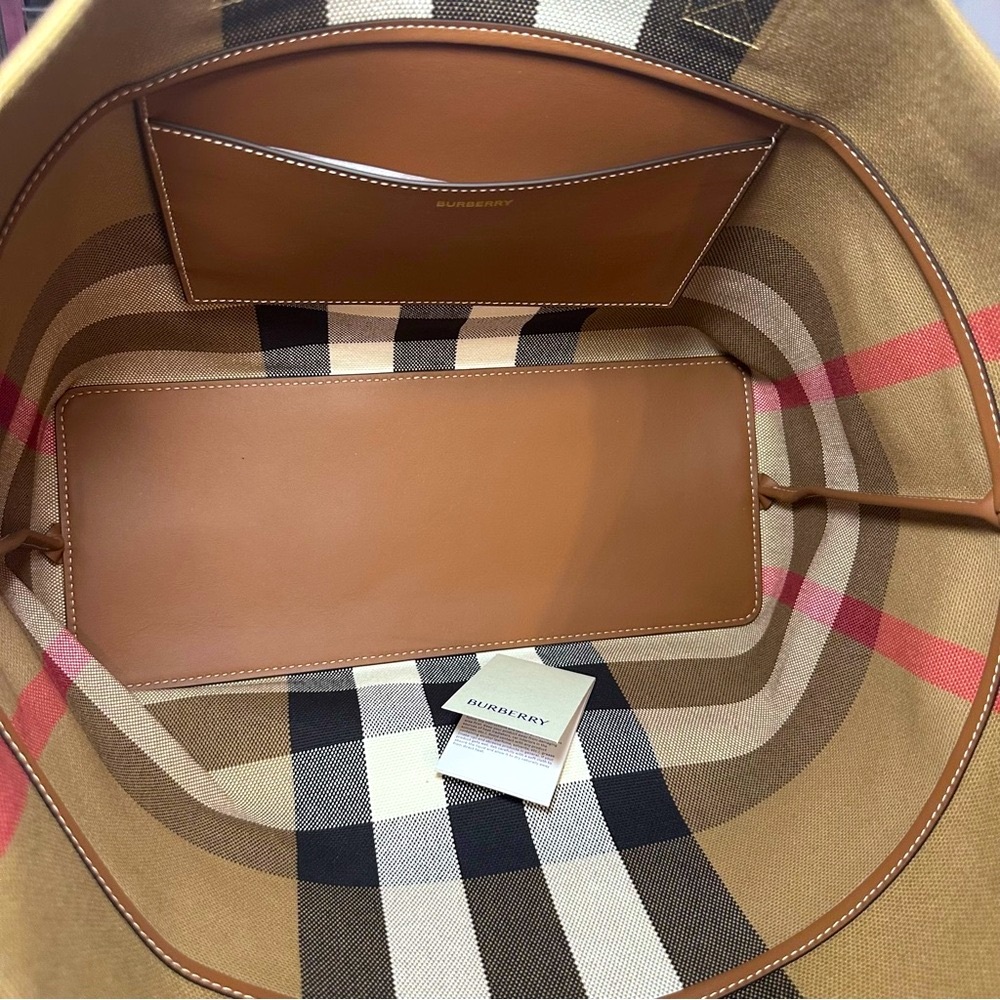 ❌SOLD❌NWT BURBERRY London Tote Bag - Picture 5 of 8